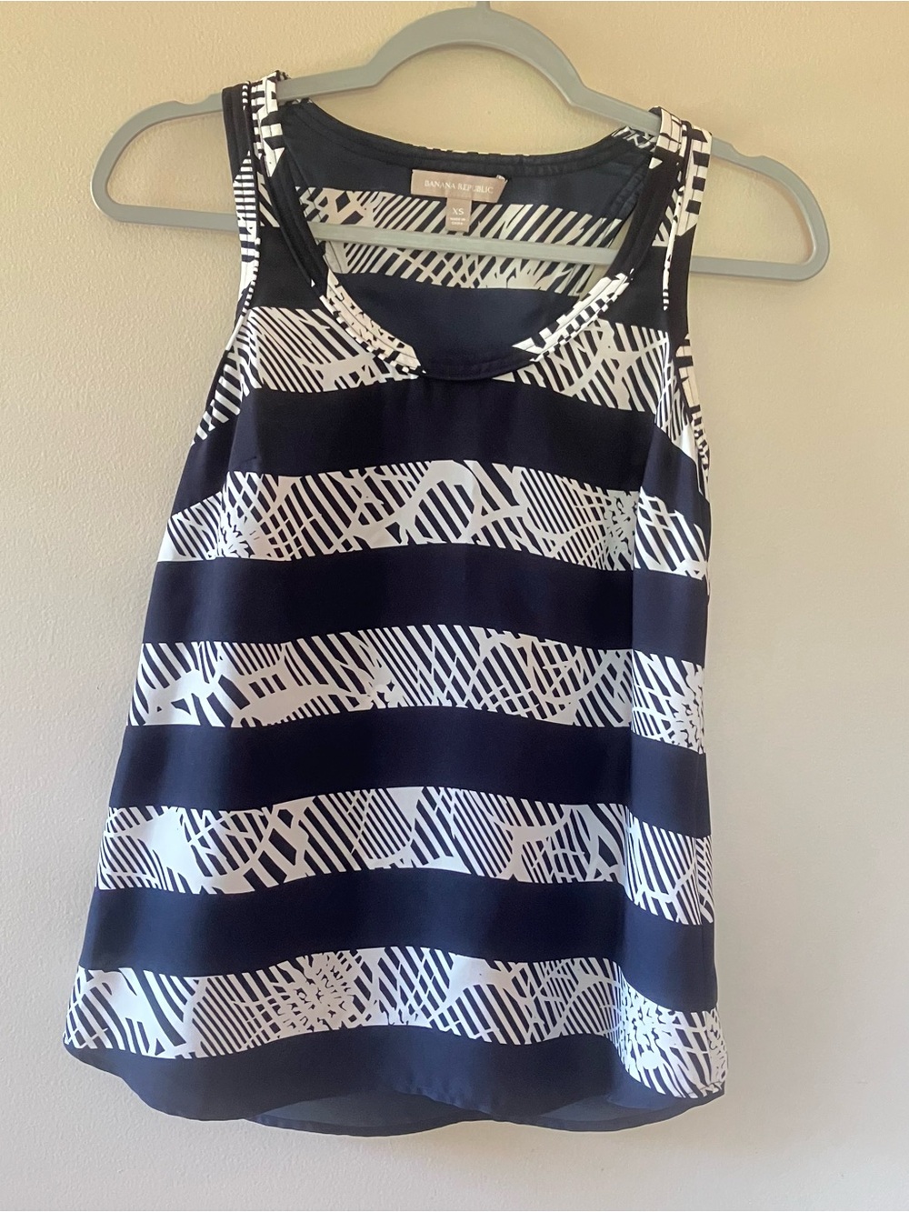 Banana Republic Navy & White Graphic Stripe Tank